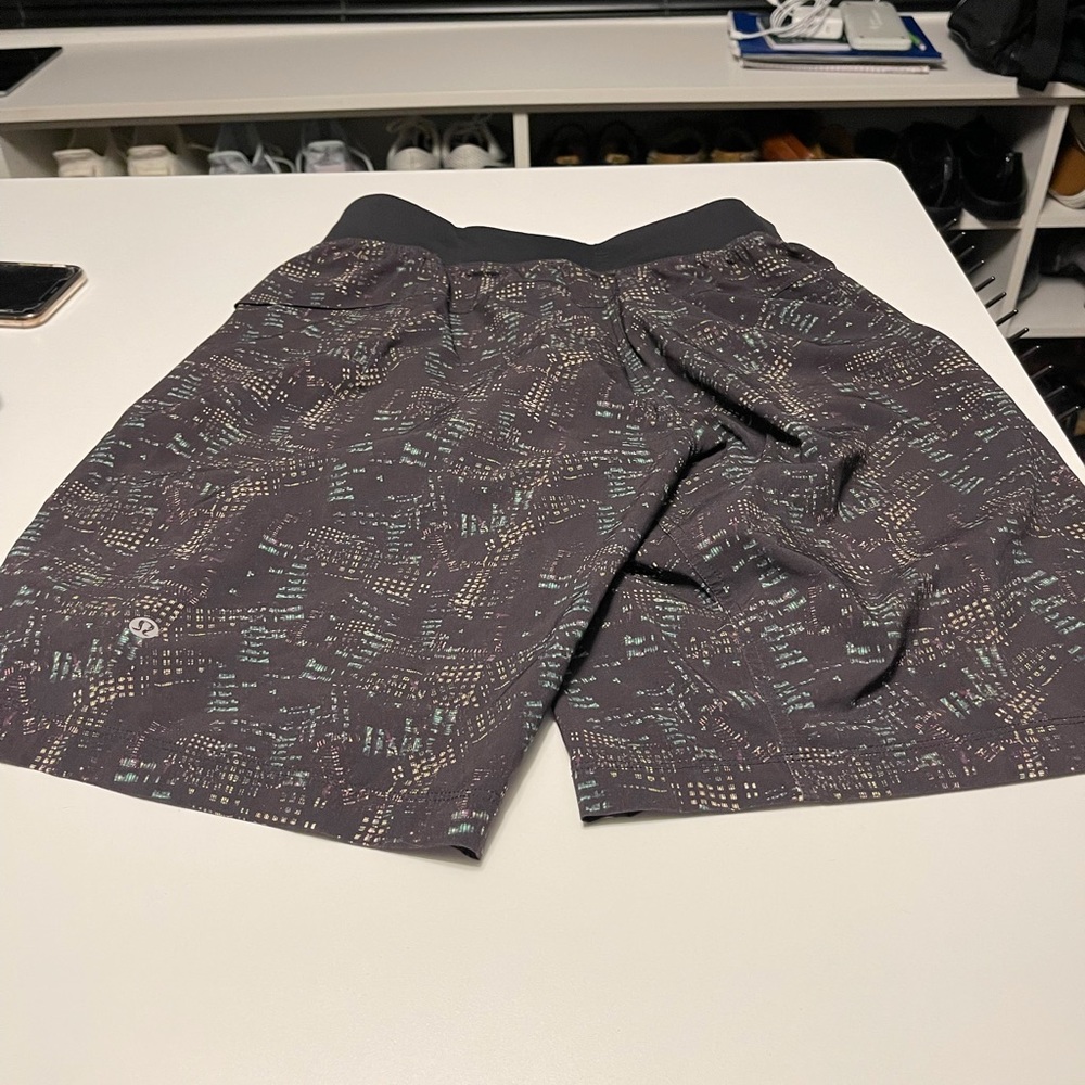Lululemon 9” Short